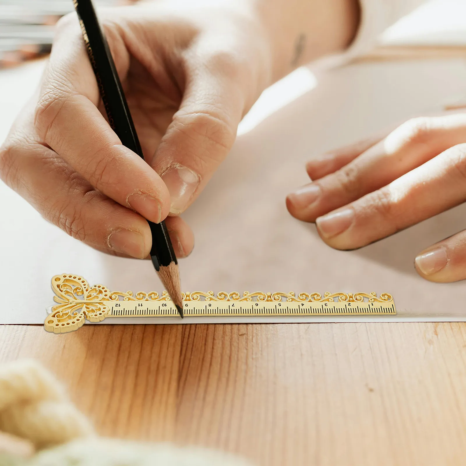 

Metal Hollow Bookmark Ruler Alloy Study Aid Measuring Tool for Book Lovers Sewing Enthusiasts Students Engineers Decorative