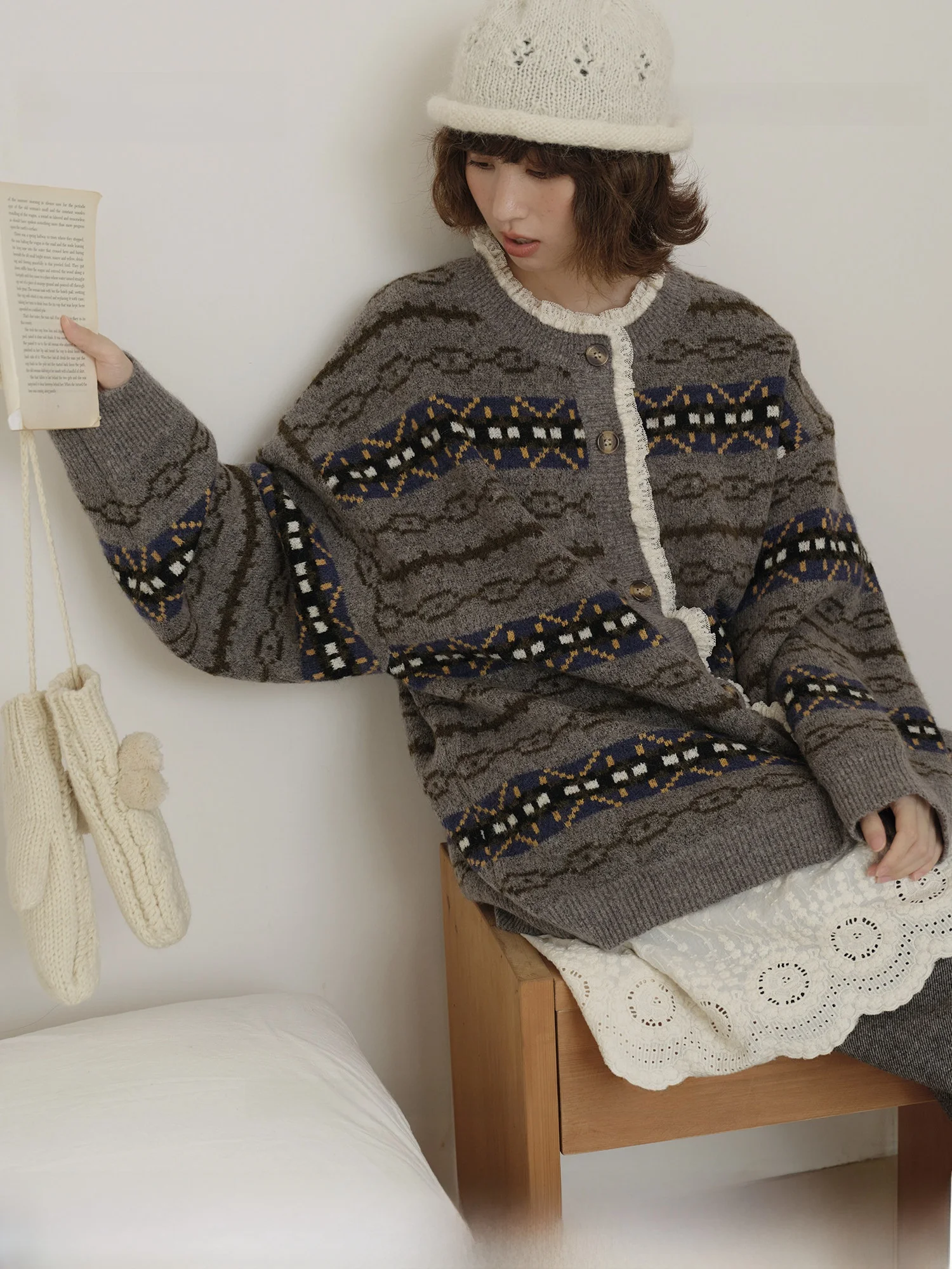 

Retro Artistic Lace Knitted Open Cardigan Women's Autumn Winter Lazy Design Sweater Jaet Loose Fit Long Sve round Ne