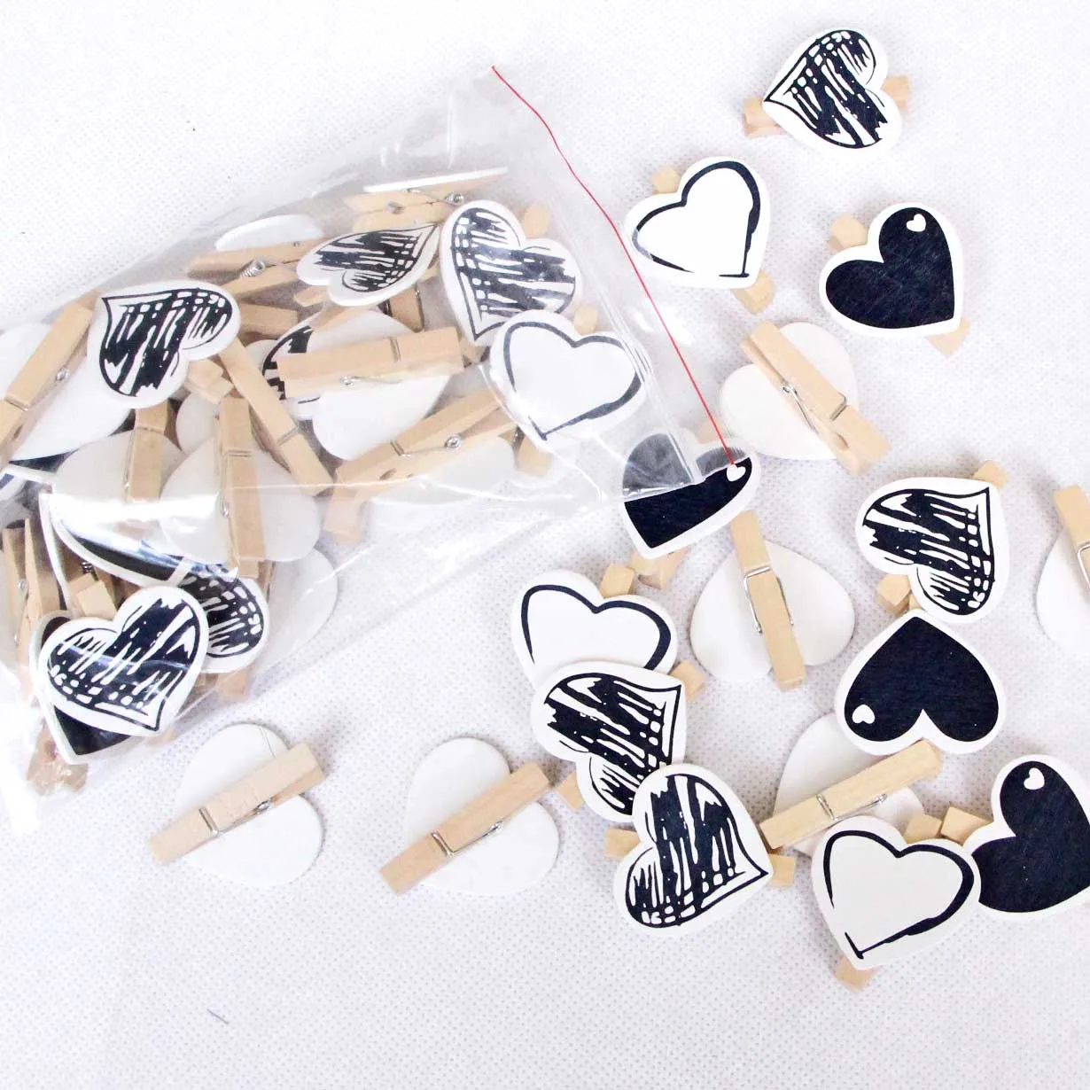 45x7mm/5pcs Wooden Black Love Heart Photo Clips Memo Label Paper Peg Clothespin Stationery Christmas Wedding Party Craft Decor