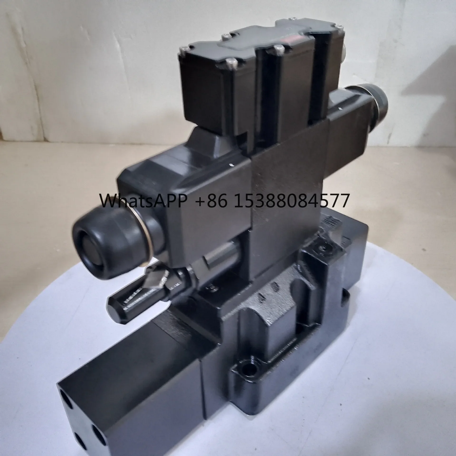 

Пропорциональный клапан 858AN00009A KBFDG4V-5-33C50N-Z-M1-PH7-H7-12