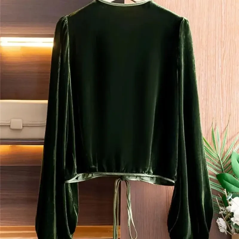 New High End Green Velvet Women\'s Two Piece Set Fashion Elegant Lantern Silk V-neck Lantern Sleeve Pullover Tops + Skirt Suit