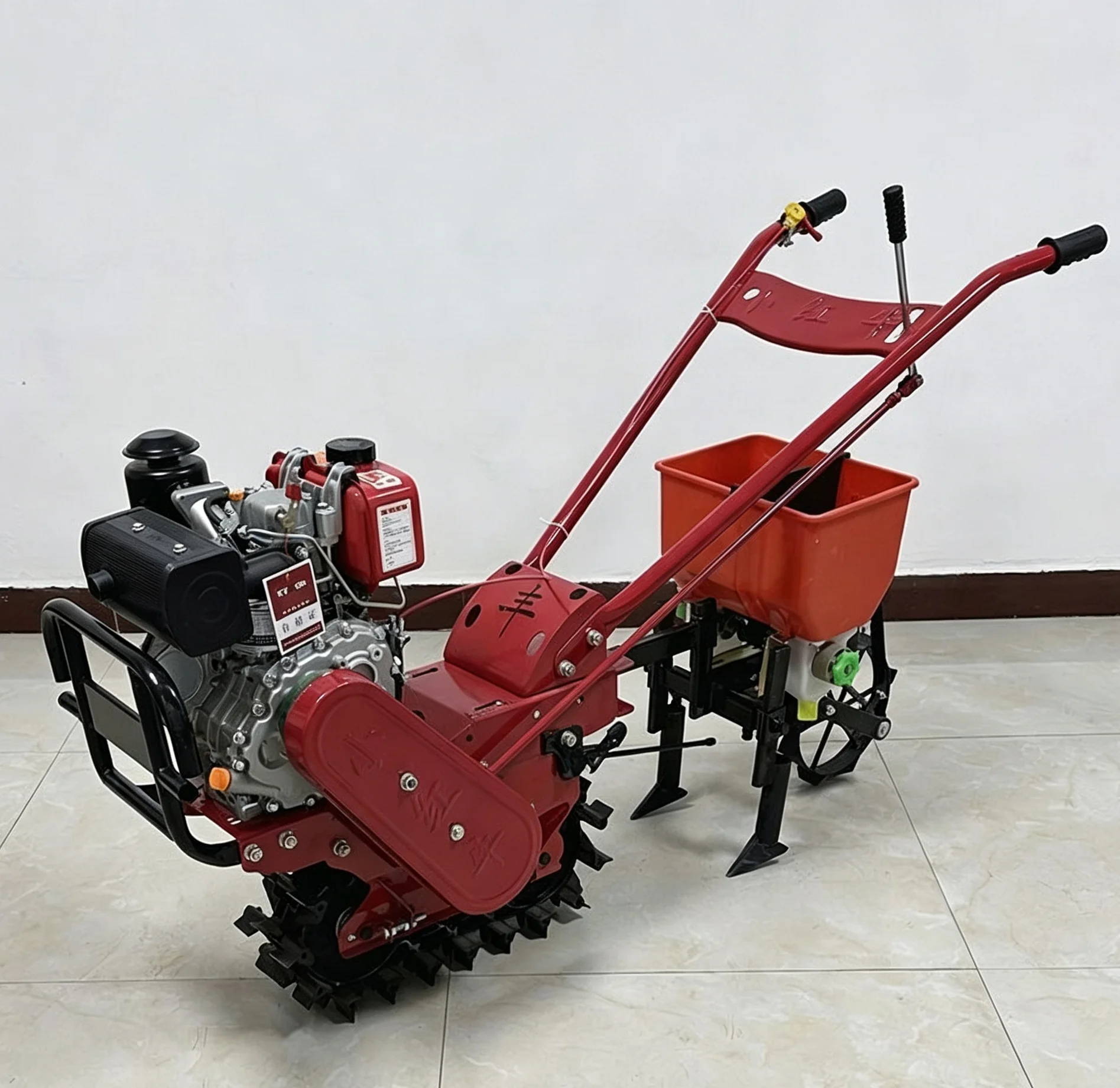 Chain Track Micro Tiller Machine Multi-functional Mini Tillage Machine Land Cultivator For Home