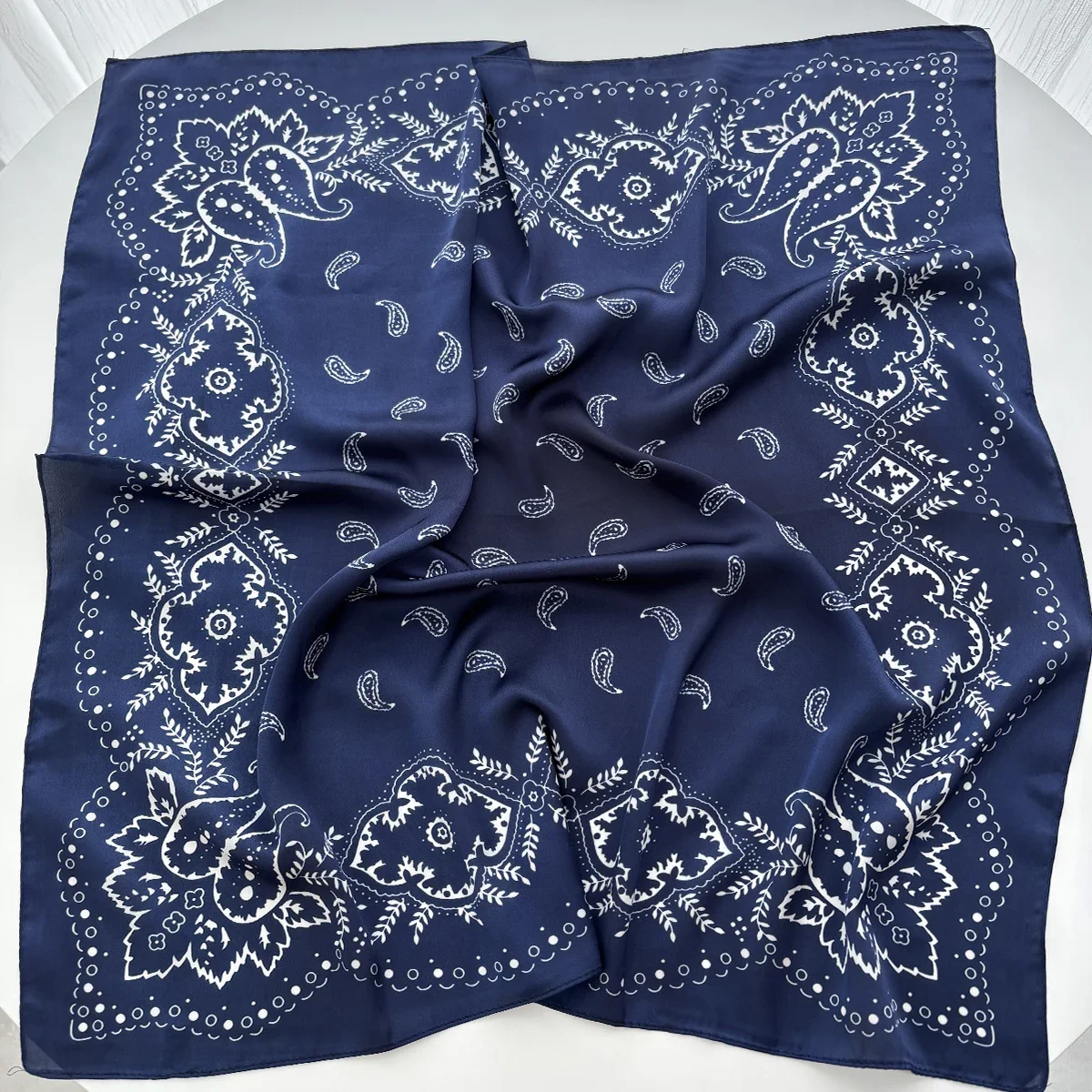 70*70 سنتيمتر المرأة الصيف الفاخرة موضة طباعة وشاح لينة الساتان هيرباند منديل التعادل الإناث عقال Foulard 2025 عادية #4