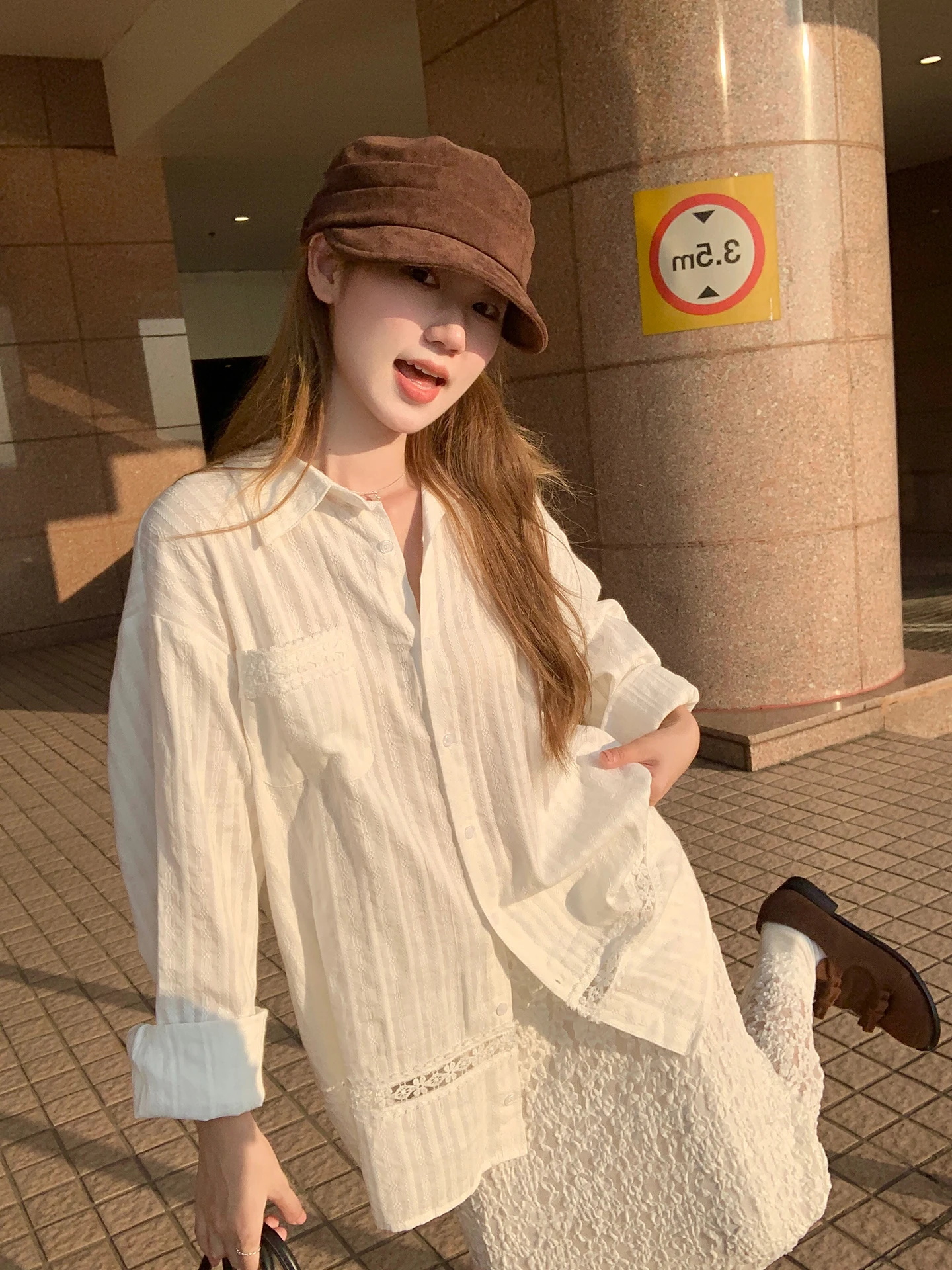 

Женская белая рубашка в корейском стиле с длинным рукавом, ажурным дизайном, приталенная, средней длины, из чистого хлопка, однотонная, с вырезом на горловине