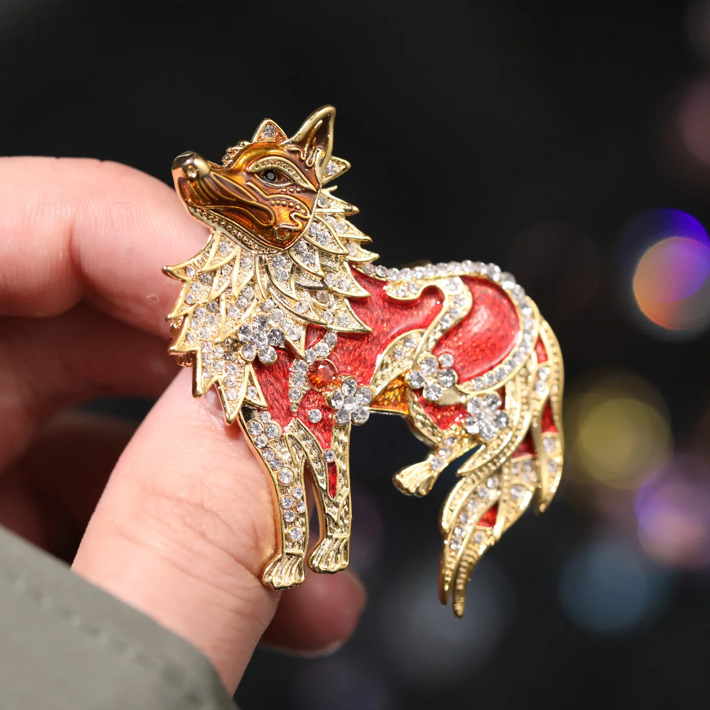 Enamel Wolf Brooch, High-End Animal Lapel Pin Jewelry Accessory