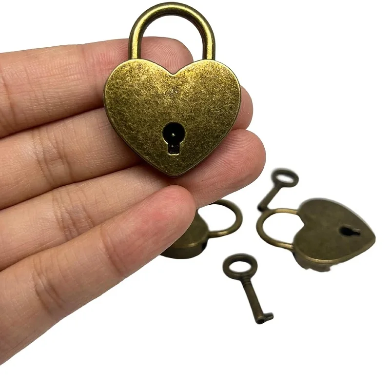 Heart Shaped Padlock Mini Lock with Key,Small Metal Padlock Love Heart Lock Zinc Alloy Wedding with Key Travel Jewelry Box Hard