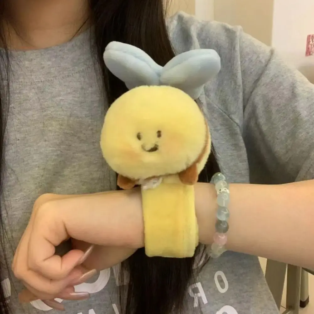 

Simulation Slap Bracelet Series With Flying Cute Doll Plush Doll Slap Bracelet Wrist Style 20cm Little Bee Plush Wrist Band