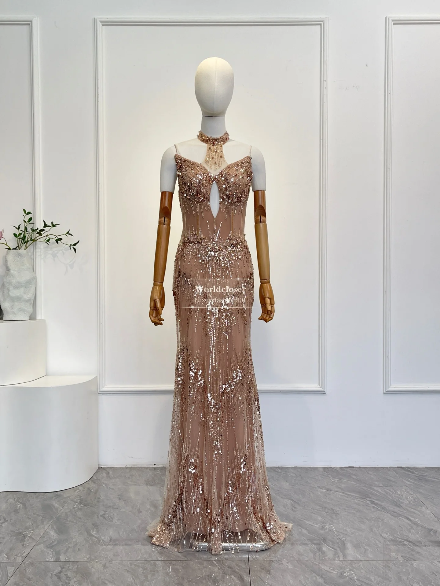 

Rose Gold Sequin Beaded Halter Neck Keyhole Cutout Formal Evening Dress Mermaid Gown