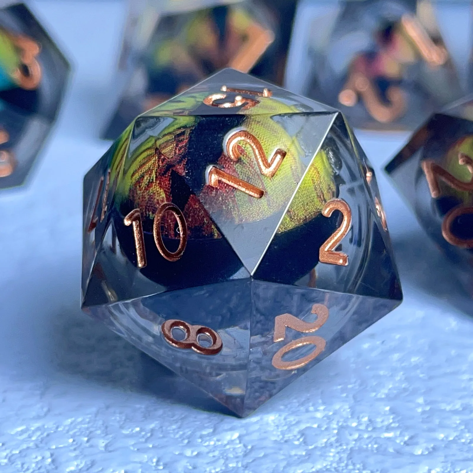Dnd D20 Zestaw kości wielościanowych z przepływem cieczy Kości z ostrymi krawędziami do gier fabularnych Dungeon and Dragon Pathfinder Zabawki imprezowe