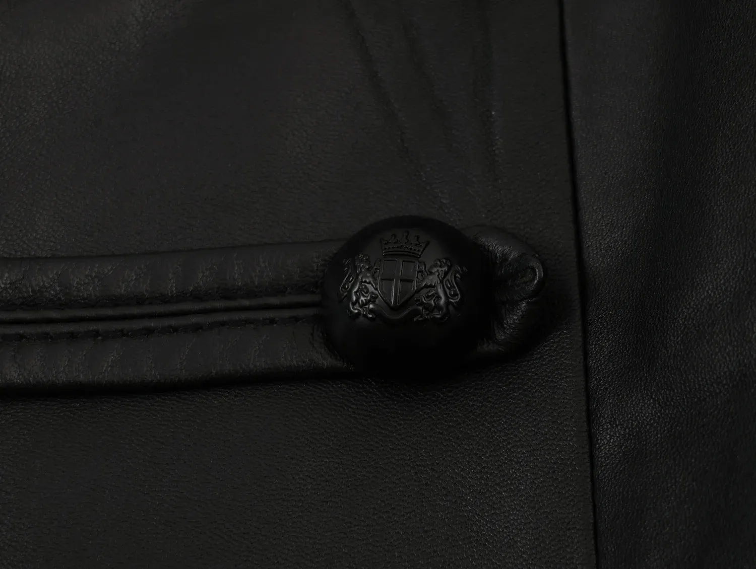 Damen Street-Chic Schwarze Lederjacken für Frauen Langarm Seilknoten Schnalle Kurzmantel 2026 Herbst Casual Neue Oberbekleidung – Detail 5