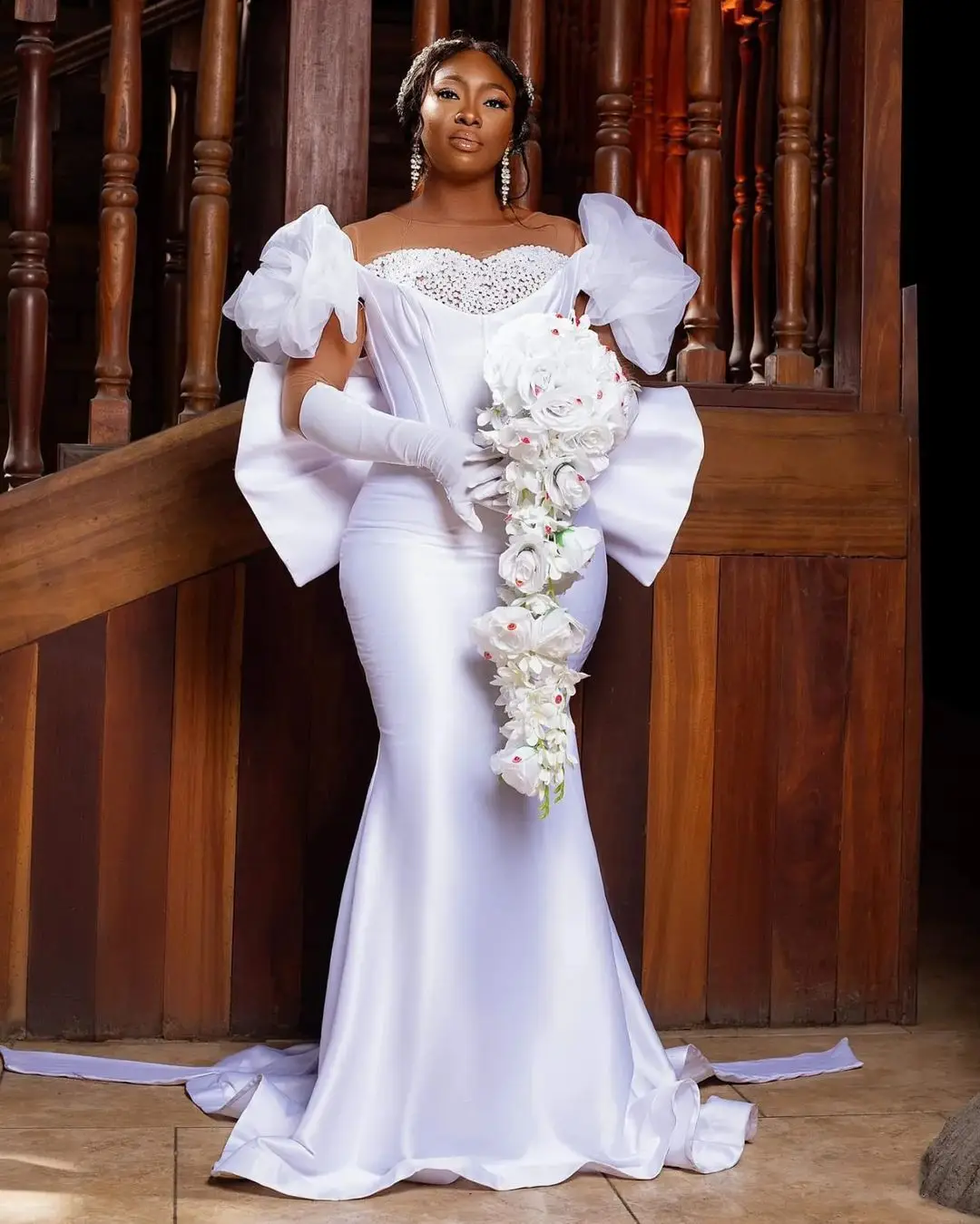 Customized Black Women Prom Gown with Big Bow Heavy Pearls Asoebi Bridal Dress Plus Size African White Wedding Reception Dresses