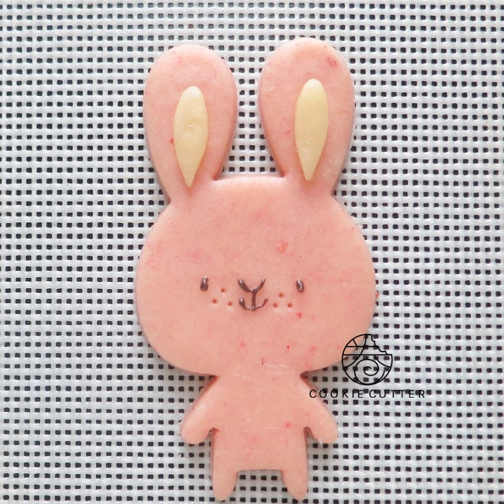 Bear Bunny Shape Biscuit Mold Dress Up Clothes Cookie Cutter Fondant Cake Dcoration Tool Sugarcraft 3D Hand Pressure Baking Mold