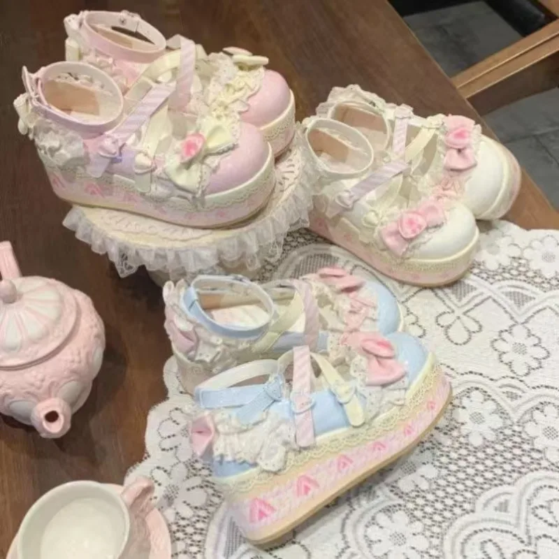 

Женские туфли Мэри Джейн в стиле Лолиты, 2021, туфли-лодочки на высоком каблуке с запахом на щиколотке и платформе, туфли с бантом и кружевной отделкой, туфли с пряжкой и ремешком