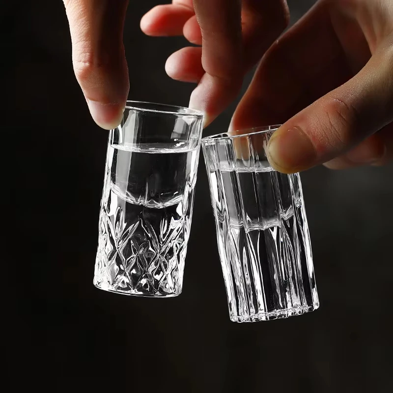 

Engraved Diamond Crystal Shot Glass for Whiskey White Wine Carved Bullet Glass Home Household Drinkware