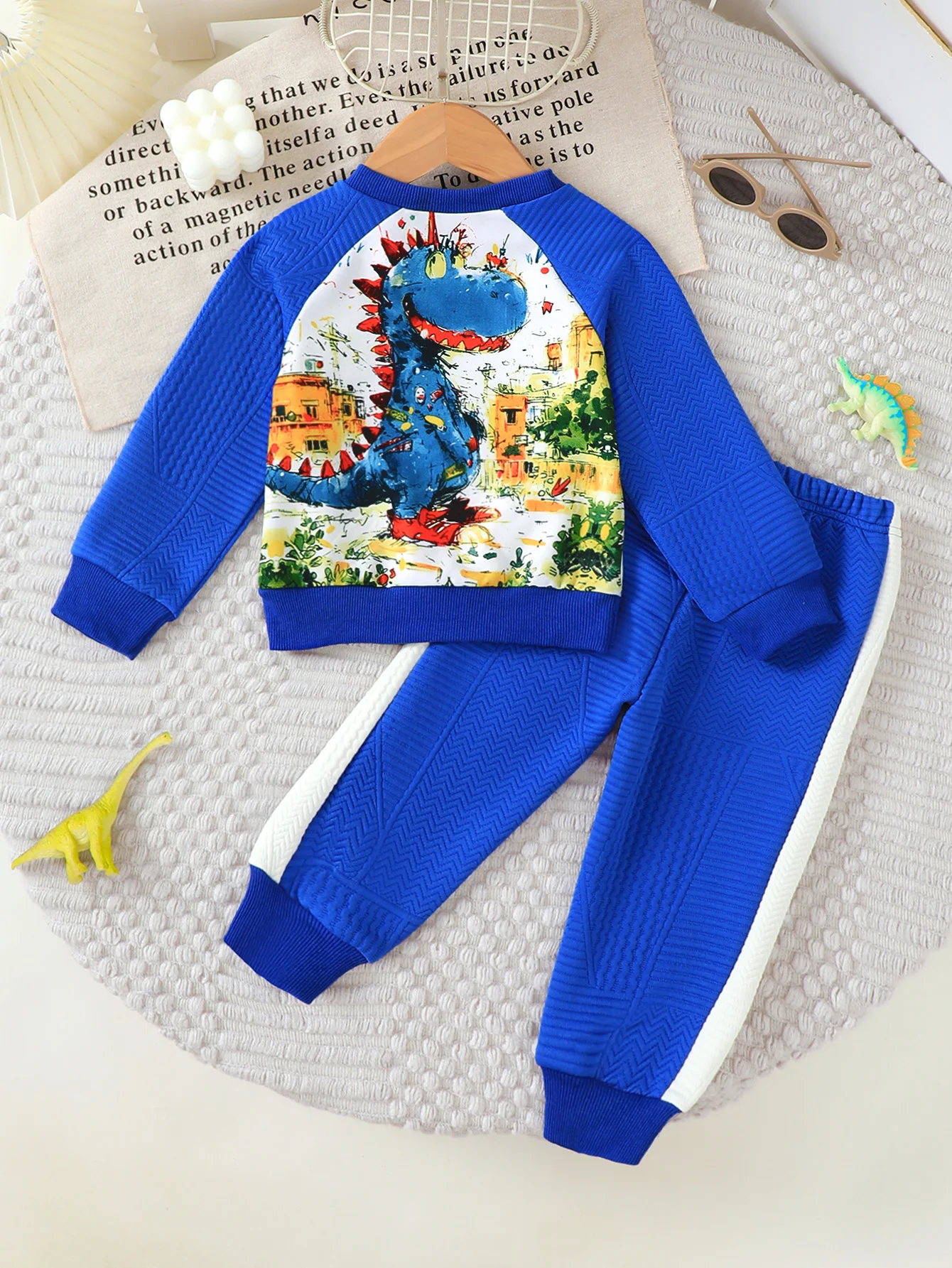 1-5 Year Old Boy Cartoon Clothes Set Long Sleeve Back Dinosaur Graffiti Pattern Top+Blue Pants 2pcs Outfis Spring Clothing