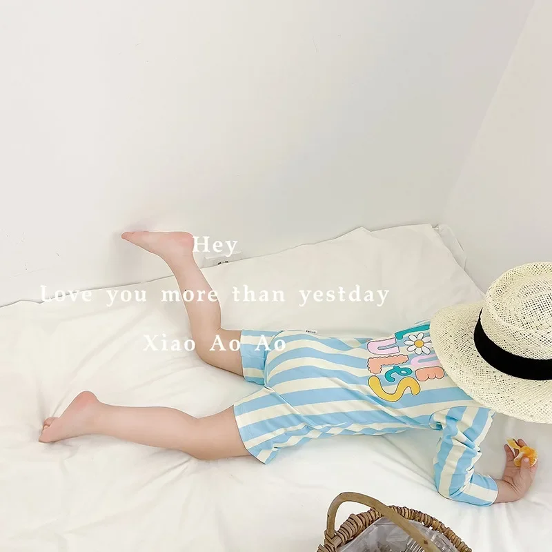 Baby girl swimwear costume boys and girls summer 2024 new one-piece cute baby long-sleeved swimsuit sunscreen quick dry
