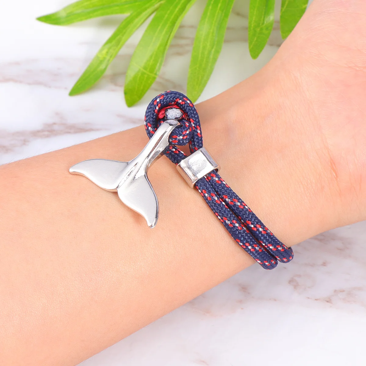 Bracciale a coda di pesce Catena intrecciata alla moda da donna Ciondolo adorabile Gioielli creativi Regalo per le sue ragazze Decorazione per braccialetti da indossare ogni giorno per feste