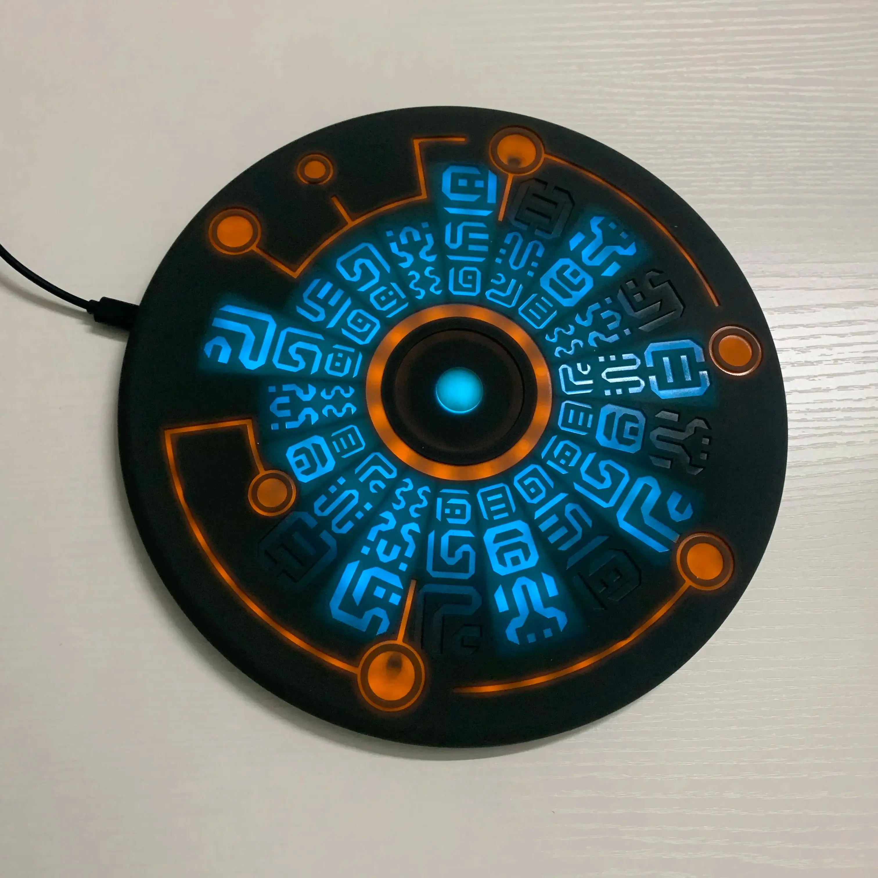 Sheikah runas Magic Array Pad con música y efectos de luz, elementos del templo, cargador inalámbrico de carga rápida de 15W para juegos Funs