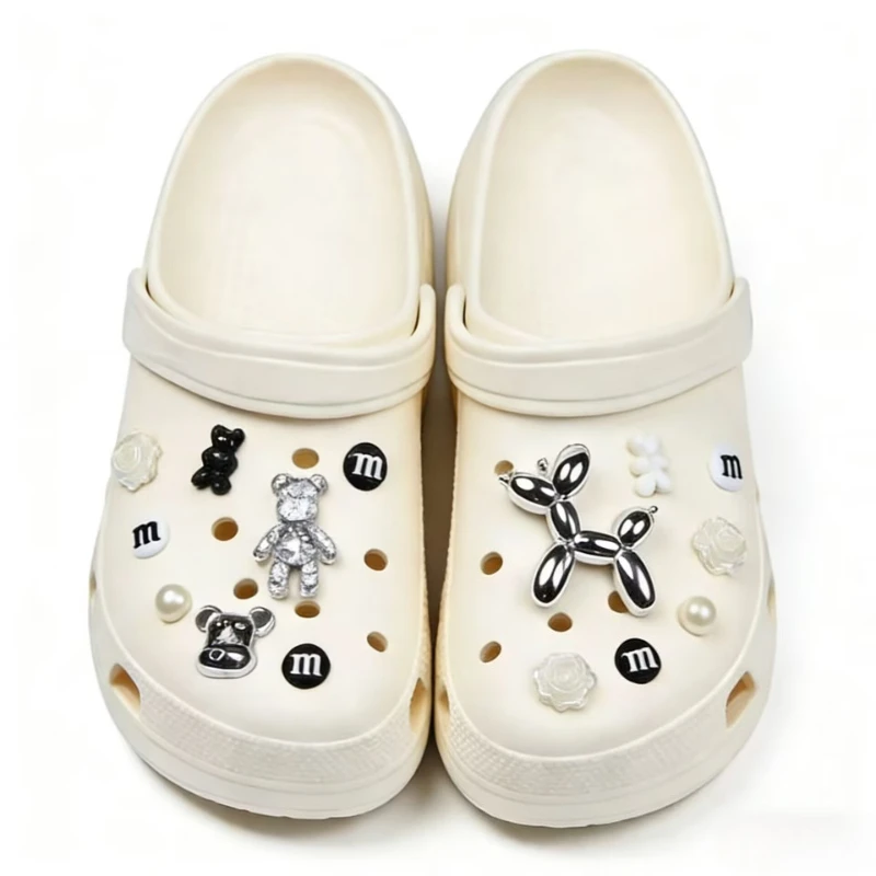 DIY Silver Dog Letter Resin Teddy Bear Shoes Charms for Furry Ball Cute Holes Charms Designer Lovely Shoe Accessories All-match