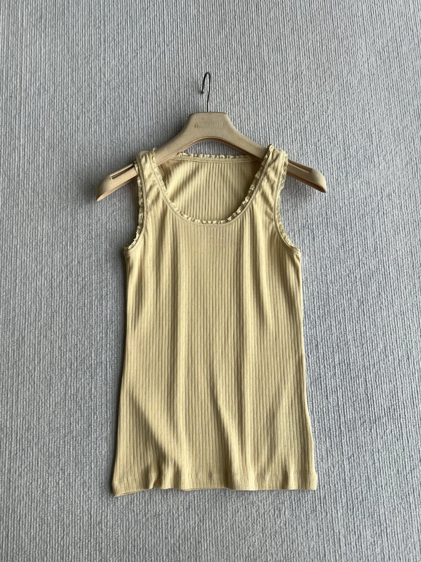 

High Quality Lace Splice Women's Tank Top Fashion Slim Fit round Neck Pure Color Outerwear Casual Summer Vest with Letter Emb...