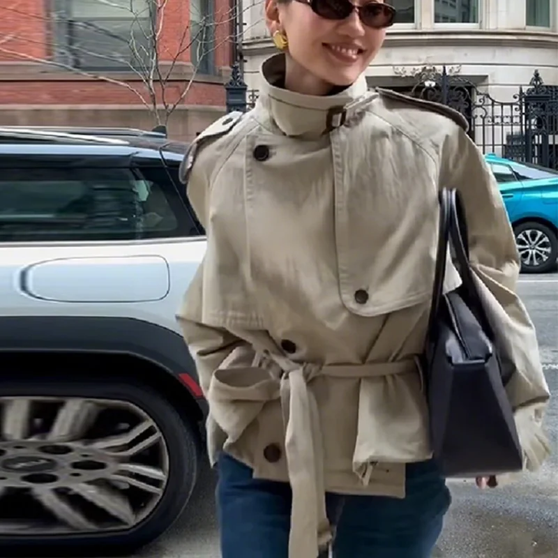

Vintage Stand Stand Neck Khaki Jacket Chic Leisure Full Sleeve Short Trench Coat 2025 NEW Autumn Fashion Commute Lady Outwear