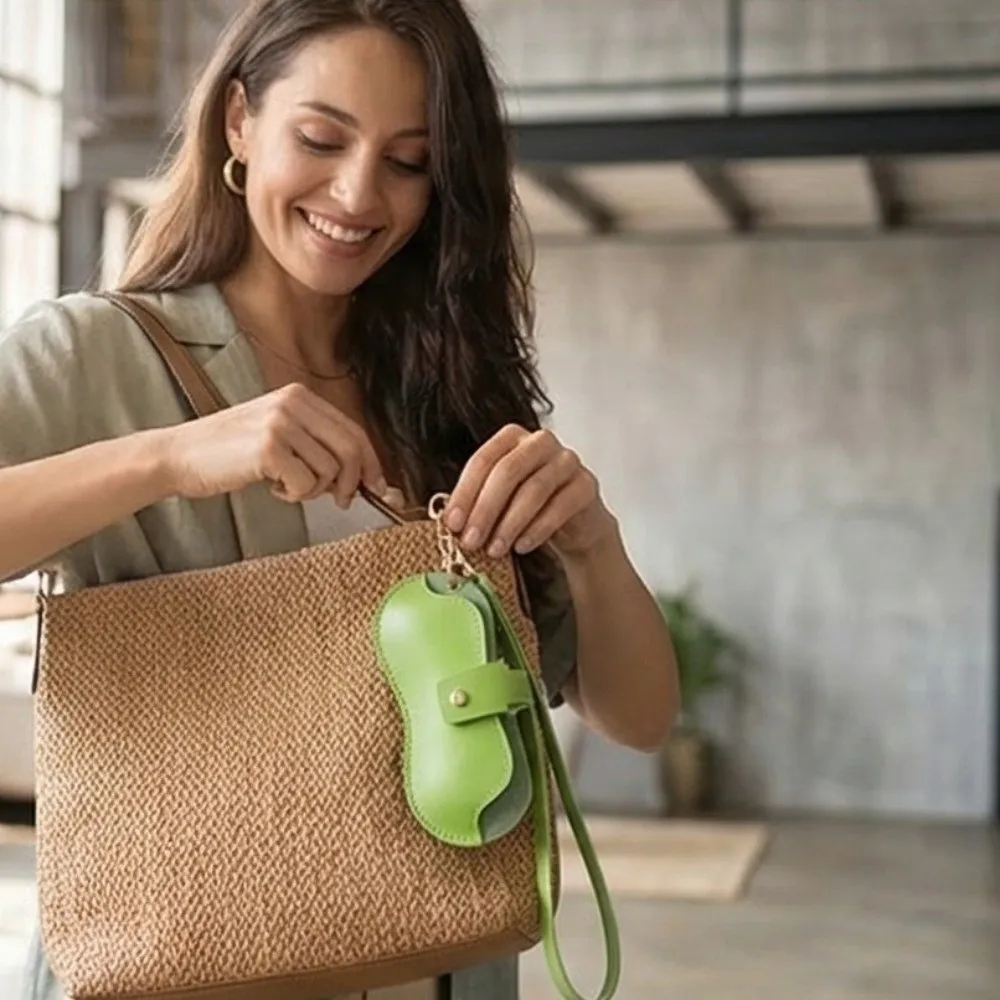 

Solid Color PU Leather Glasses Bag Sunglasses Pouch Hanging Neck Glasses Storage Bag Korean Style Pendant