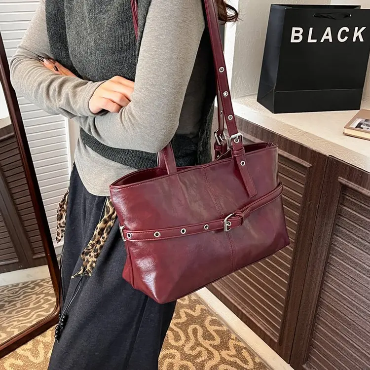 

Новая женская сумка-тоут большой вместимости 2026 года, ретро-стиль, премиум-класс, для поездок на работу, простая, универсальная, модная