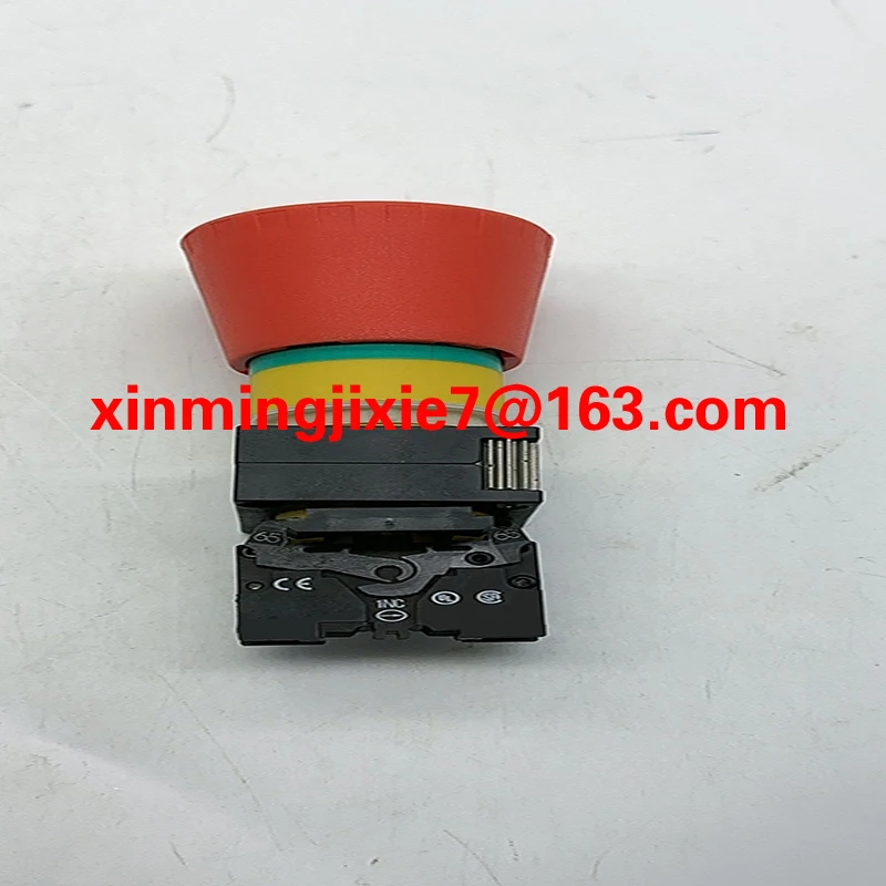 emergency stop push button 3SB3000-2LA11 3SB2404-0B  3SB3203-1HA20-0CC0 original in stock