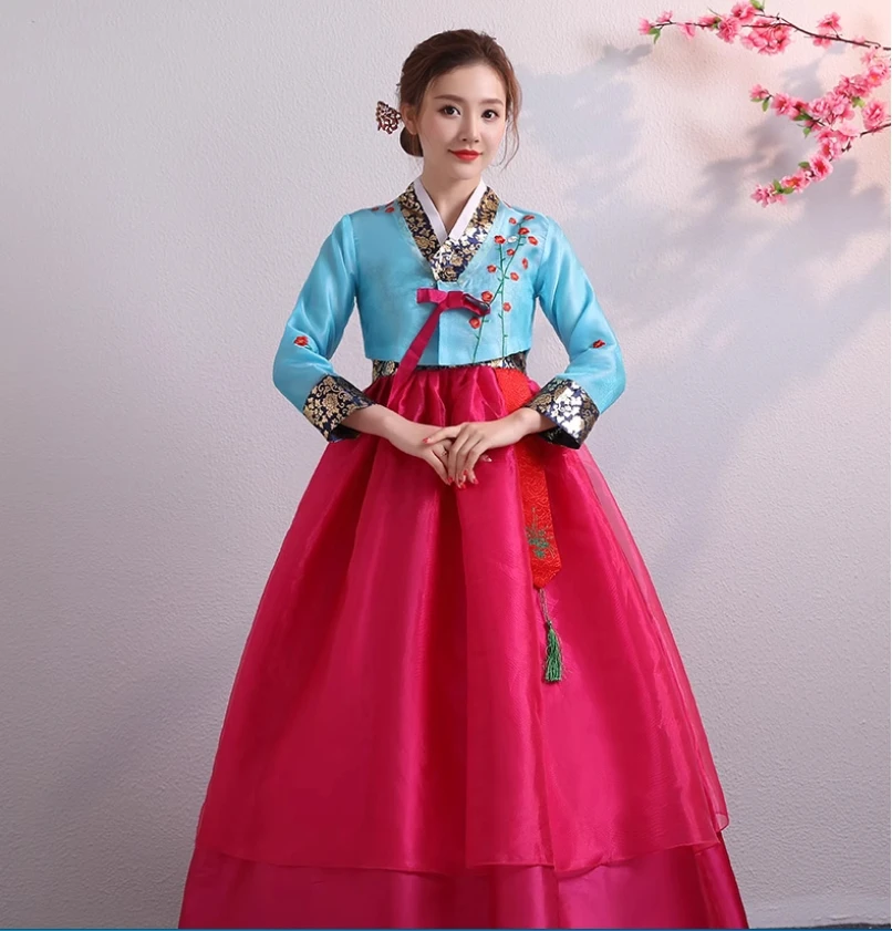 أزياء الرقص الكوري، أزياء الأداء الأقليات العرقية، فساتين الممارسة النسائية، الأزياء القديمة، والفساتين اليوم