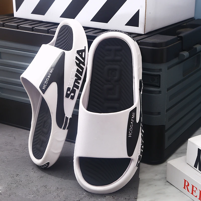 Summer Men's Indoor And Outdoor Fashionable Slippers Anti-slip And Wear-resistant Beach Sandals Soft Soled Home Slides