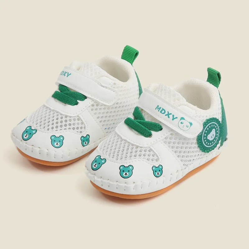 كروسسوفكي حذاء طفل 2025 ربيع جديد لطيف الفتيات الصنادل لينة وحيد أحذية مشي جوفاء بلوي حذاء أطفال غير رسمي أحذية رياضية للأطفال