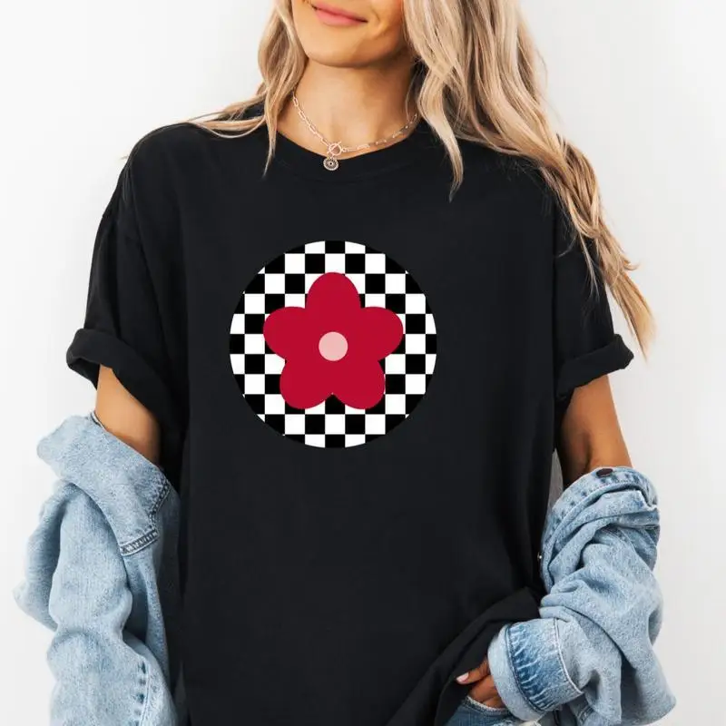 

Y2K Checkerboard Flower Graphic T-Shirt Women’s Casual Oversized Tee Aesthetic Streetwear Top for Summer Music Festival S-XXL