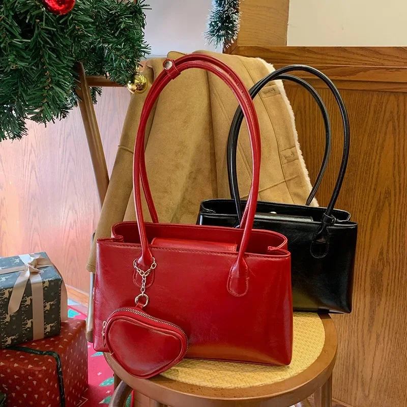 Korean Love Pendant Fashionable and Versatile Shiny Texture Niche Design Shoulder Bag Daily Commuter