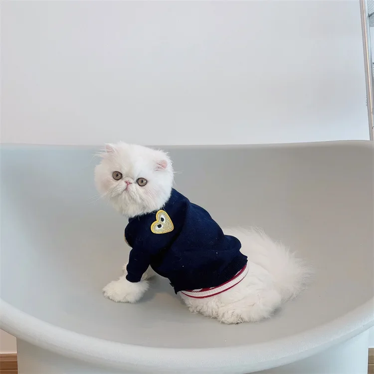 Autumn and winter new pet fashion brand dog knitting cardigan sweater Fadou corgi cat clothes