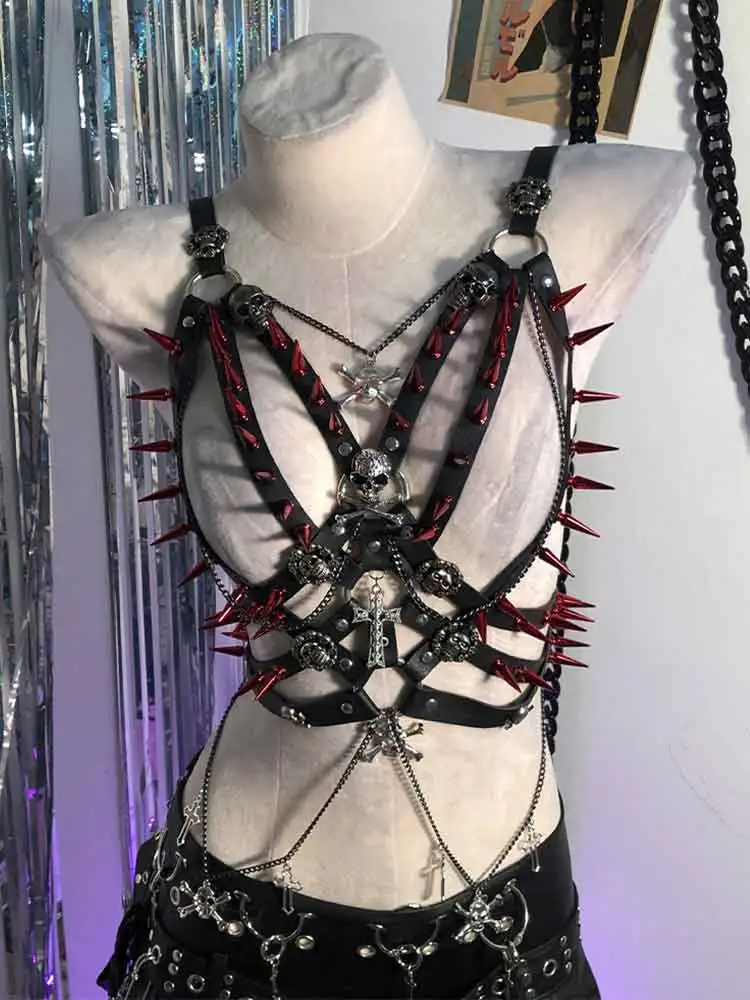 

Шипы с шипами и заклепками в стиле панк-рок, эмо-череп, модные ревавали, подростковые готические цифровые готические майки, эко-хараджуку, гранж, электронные девушки, топы Y2K, 90-е годы