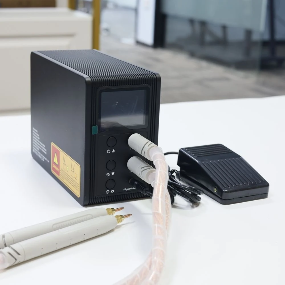 

Portable P60F Spot Welding Machine 3250A Max Handheld for Battery Nickel Strip Repair