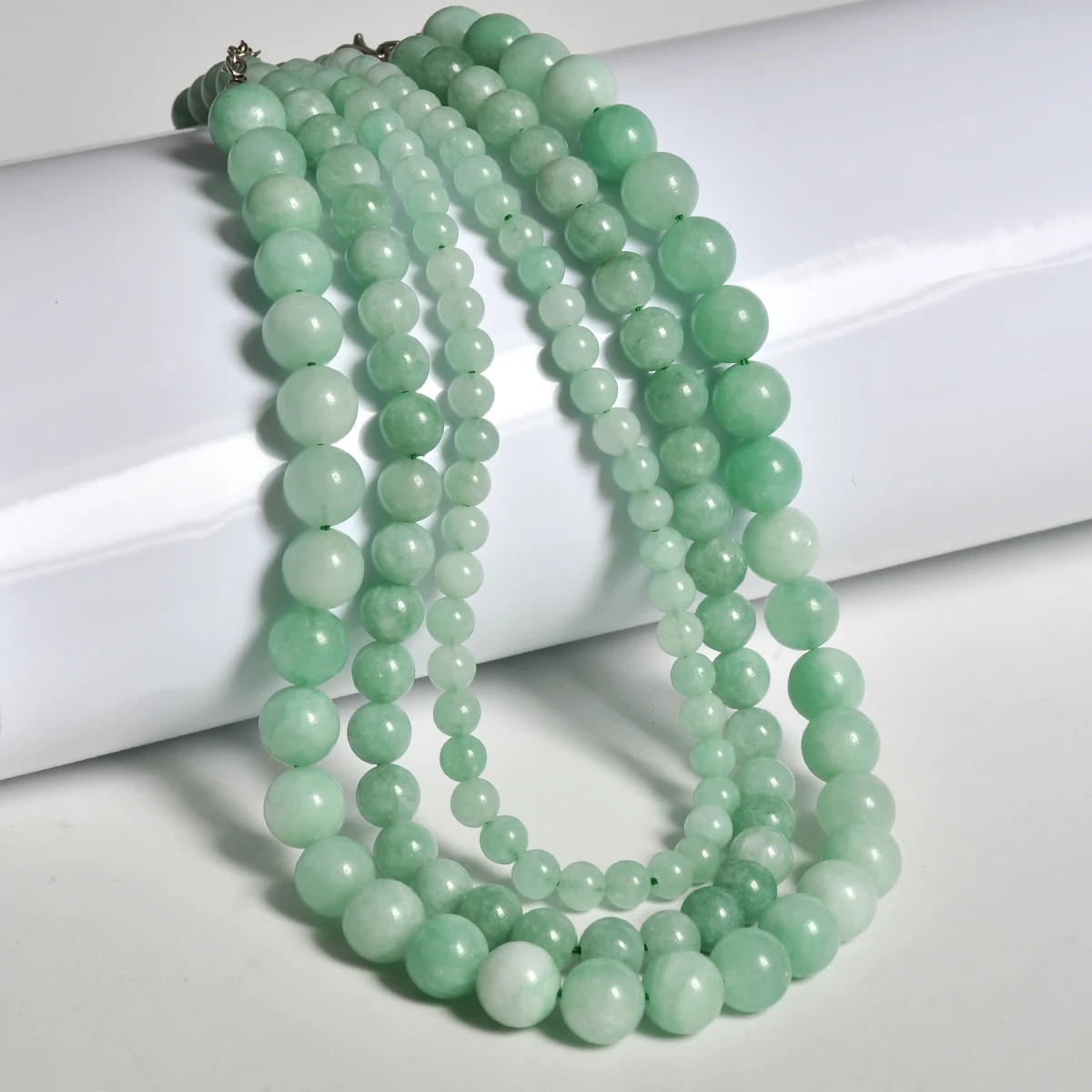 Yumfeel Natural Stone Necklace Summer Bohemian Style Vacation Jewelry Green Jade Round Beads Handmade Choker