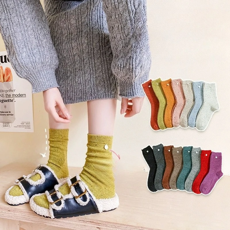 

2 Pairs of Solid Color Women's Mid Tube Socks Candy Colored Trendy Pure Cotton Comfortable Retro Warm Winter Socks