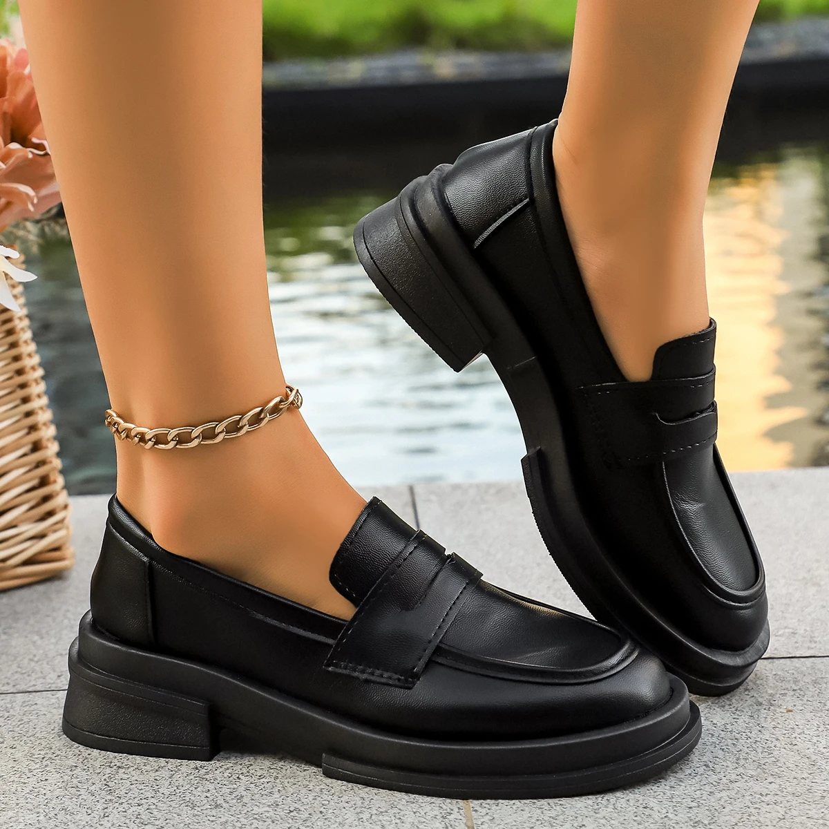 المرأة بيني المتسكعون Preppy موحدة أحذية منصة الموضة منتصف الكعب مضخات الإناث جلد أسود لينة سوليد الانزلاق على حذاء كاجوال