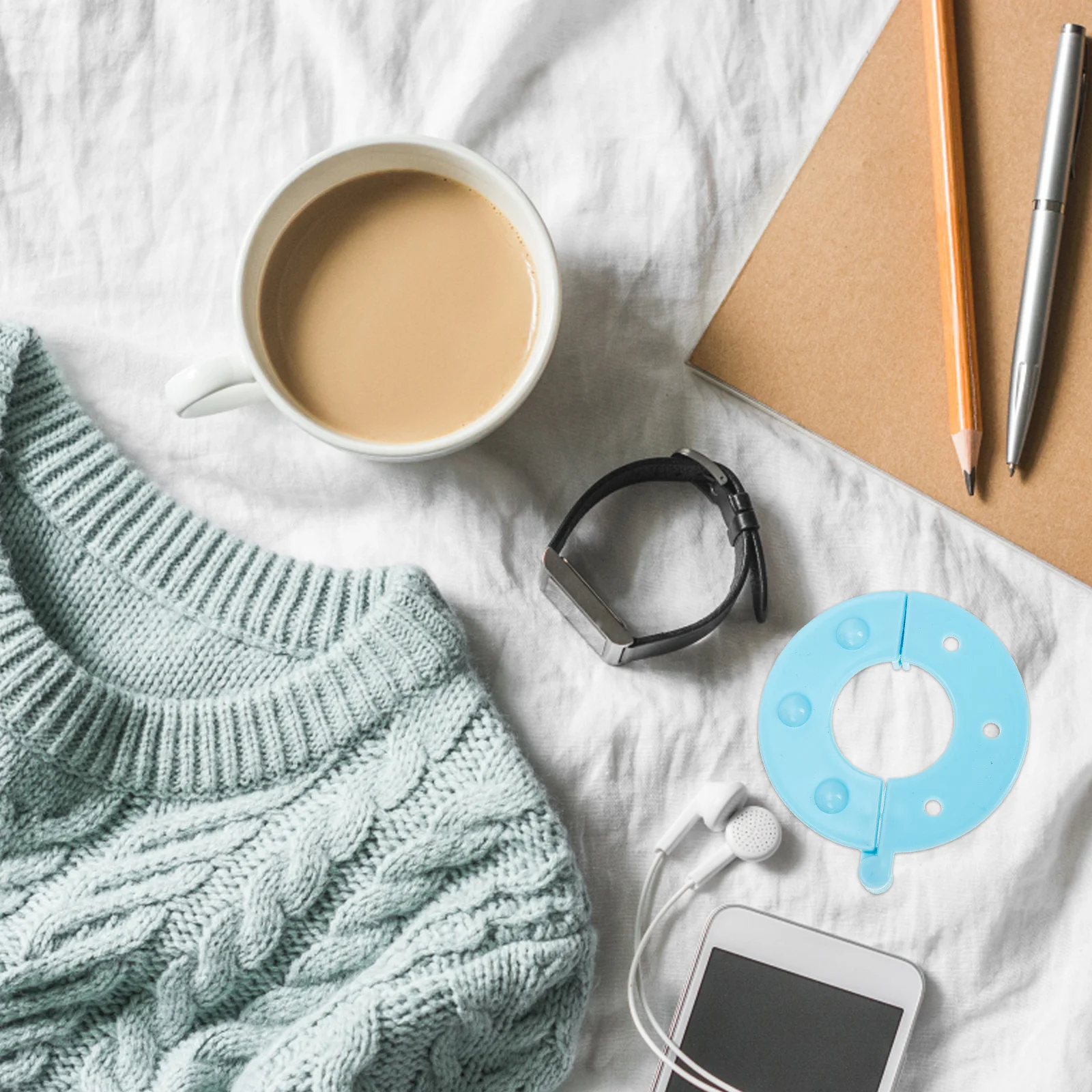 16 قطعة صانع كرات الغزل اليدوي صانع بوم بوم أداة متماسكة سهلة للهدايا الإبداعية وديكورات الجدران صانع كرات الغزل اليدوية