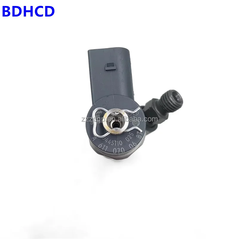 Inyector de combustible diésel de piezas de automóvil de fábrica OEM para inyector Common Rail de motor de camión Mercedes C200 0445110025