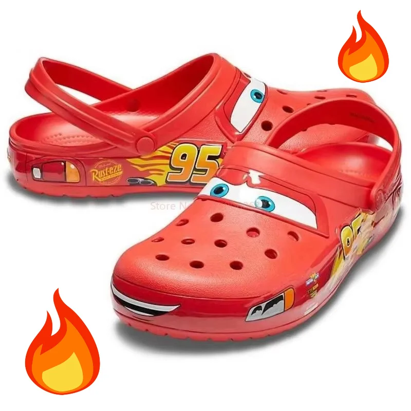 Mcqueen 95 buraco luminoso sapatos carro karoban sandálias e chinelos para homem e mulher antiderrapante sapatos de praia sapatos casuais maré