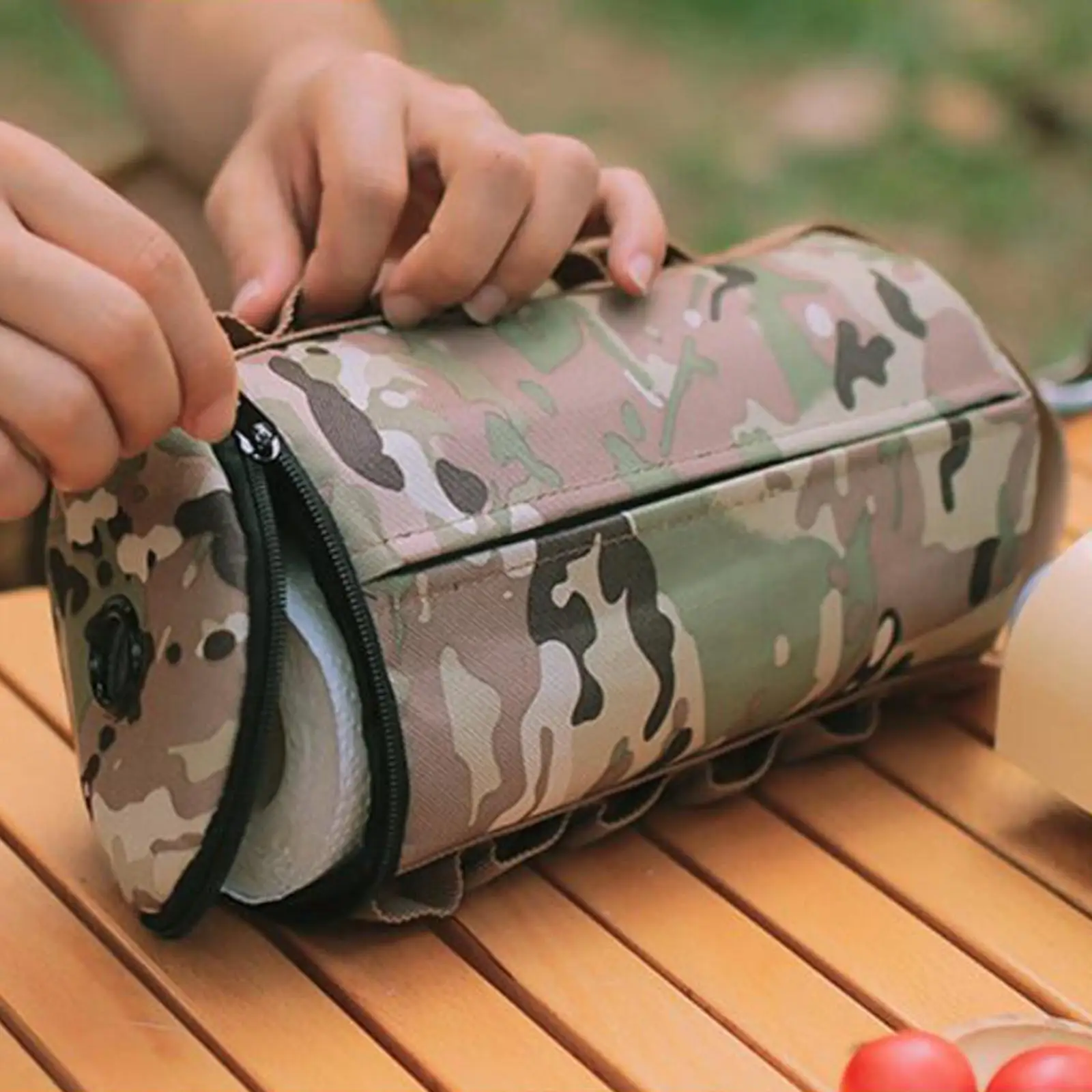 Outdoor Tissue Box Napkin Paper Holder Case Portable Hanging Tissue Bag Paper Towel Wipes Dispenser for Kitchen Travel Picnic