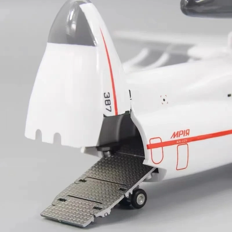 

Large Aircraft 1:200 For Antonov AN-225 AN225 Mriya Spacehuttle Transport Model Airplane Resin Replica plane Model Toy For Colle