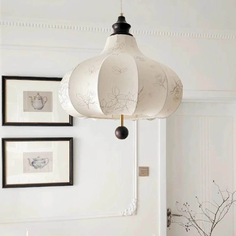 

French medieval restaurant fabric chandelier American retro pattern solid wood living room lamp