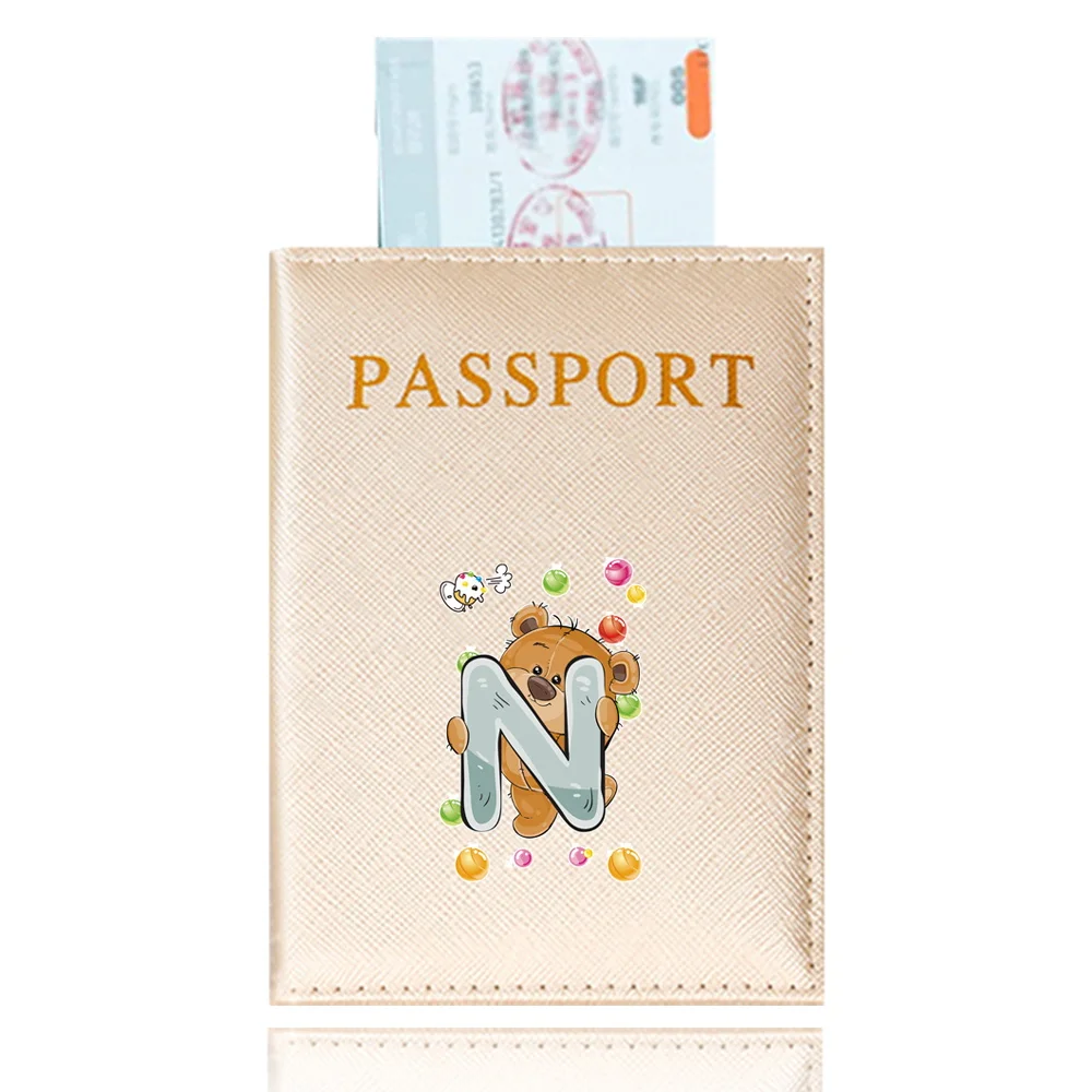 Funda de pasaporte de viaje con patrón de letras de oso rosa, funda protectora para tarjeta de crédito de viaje, soporte para identificación y