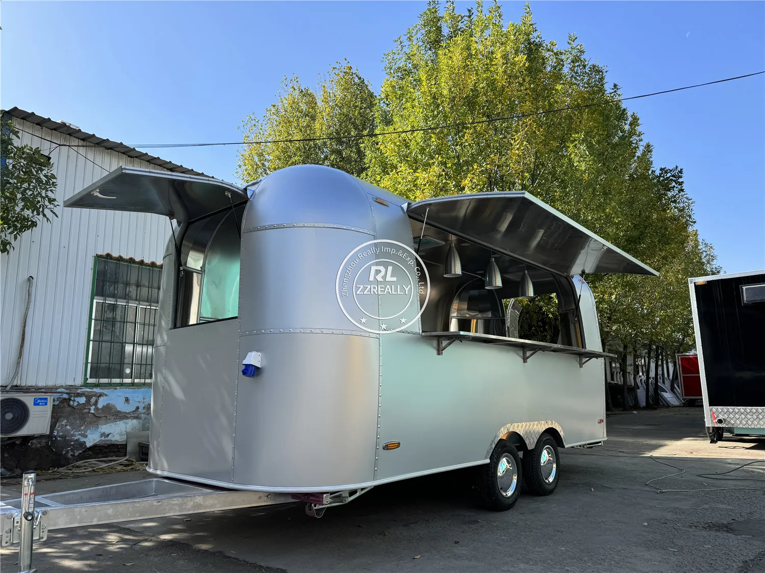 Airstream Pizza Truck BBQ Kitchen Mobile Fast Food Restaurant Taco Hot Dog Beer Bar Concession Food Trailer