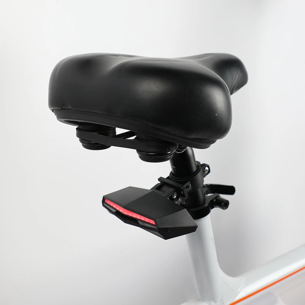 Omni Luci per bicicletta Lampade da ciclismo anteriori e posteriori Lampada da bici USB ricaricabile Set di luci da ciclismo da 1000 lumen