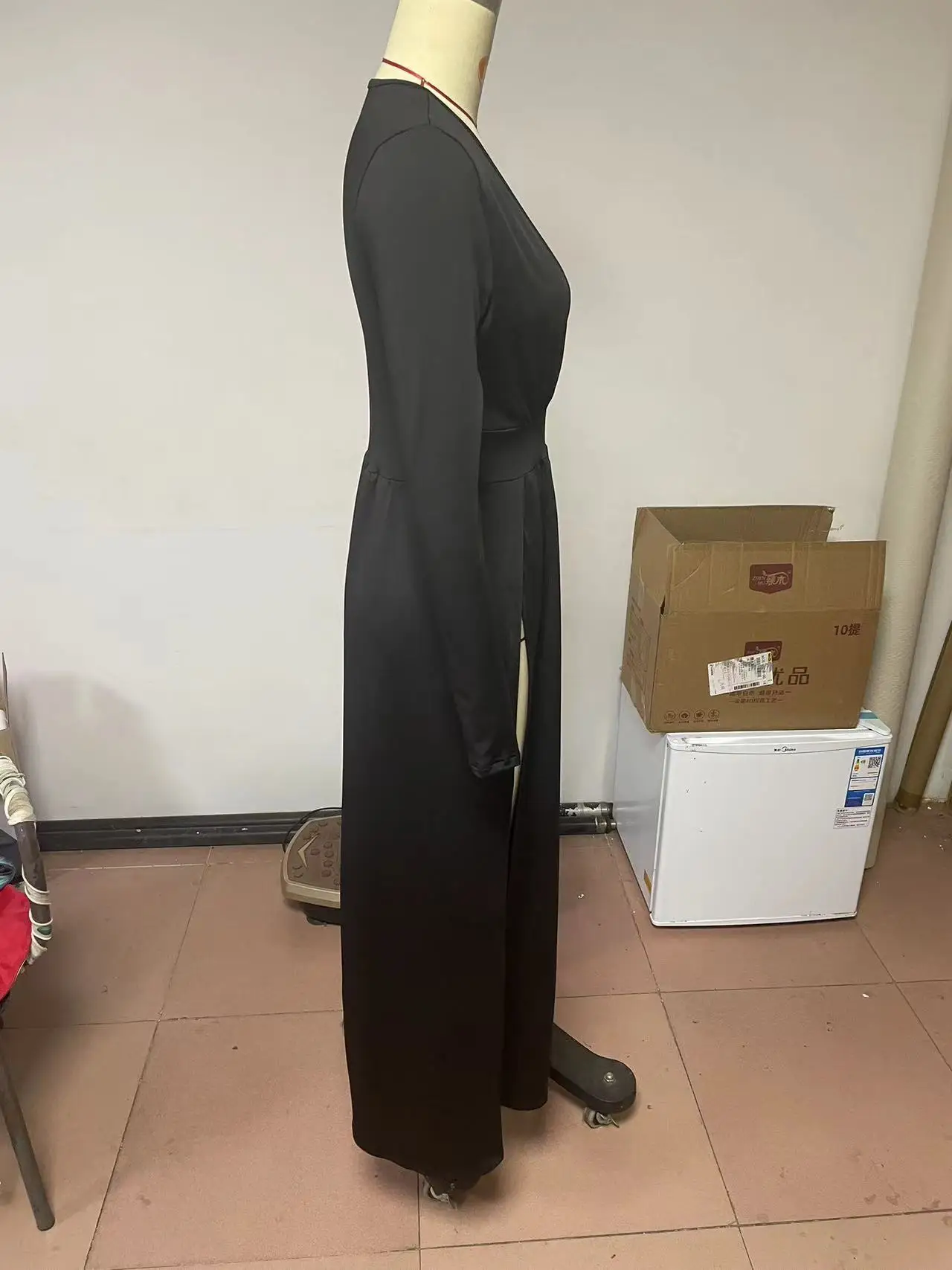 جديد كريمة بسيطة لطيف المألوف تنوعا مثير الطليعية طويلة الأكمام الخامس الرقبة بلون الجوف خارج اللباس