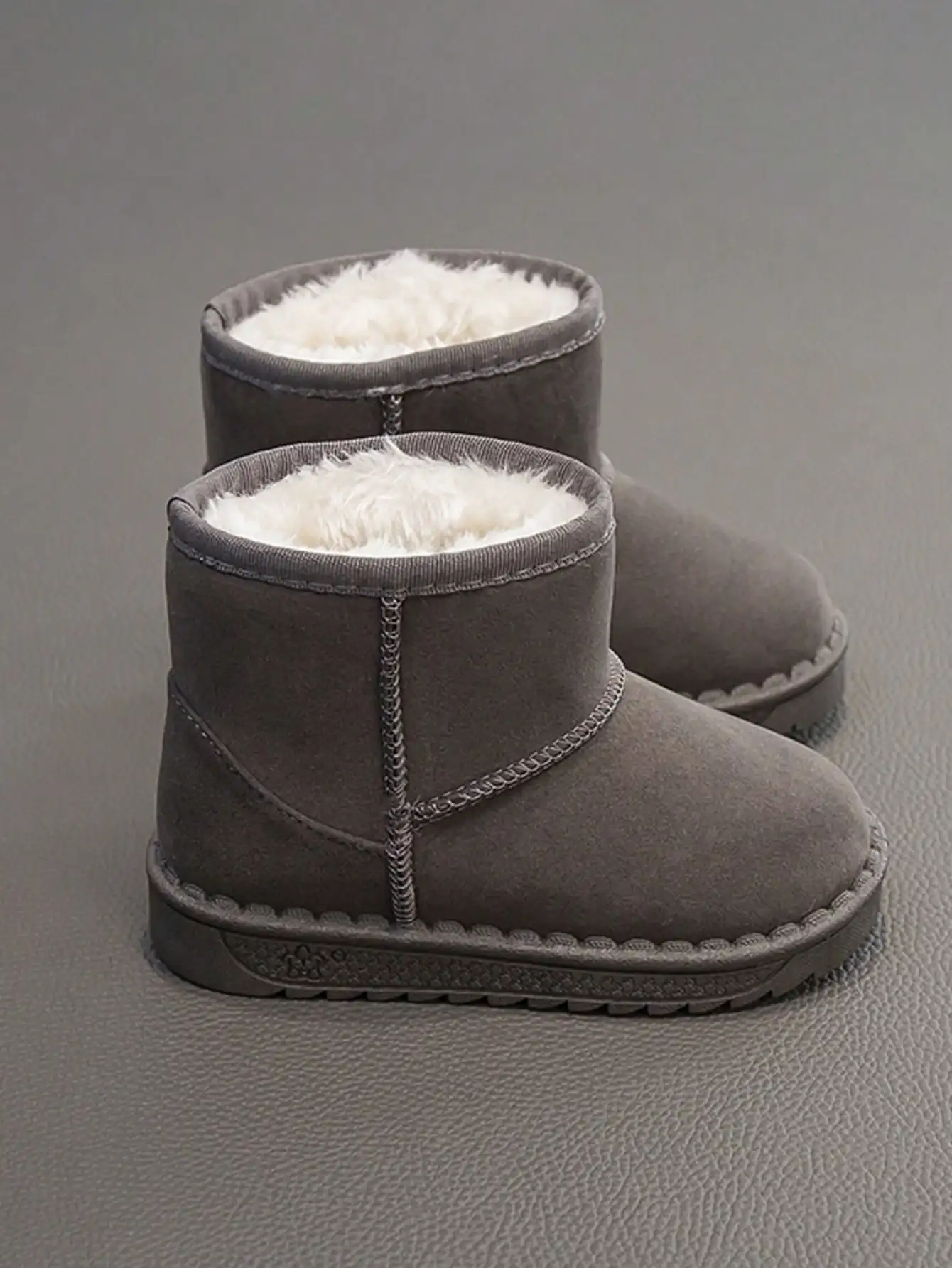 1 Pair Kids Classic Short Snow Boots, Toddler Boys & Girls Faux Fur Lined Winter Ankle Boots, Non-Slip Thick Sole Warm Boots, Suitable For Outdoor, Comfortable Warm Toddler Boys & Girls Outdoor Play Shoes